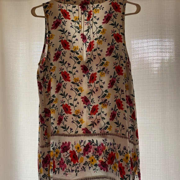 Old Navy Sleeveless Blouse - Picture 2 of 2